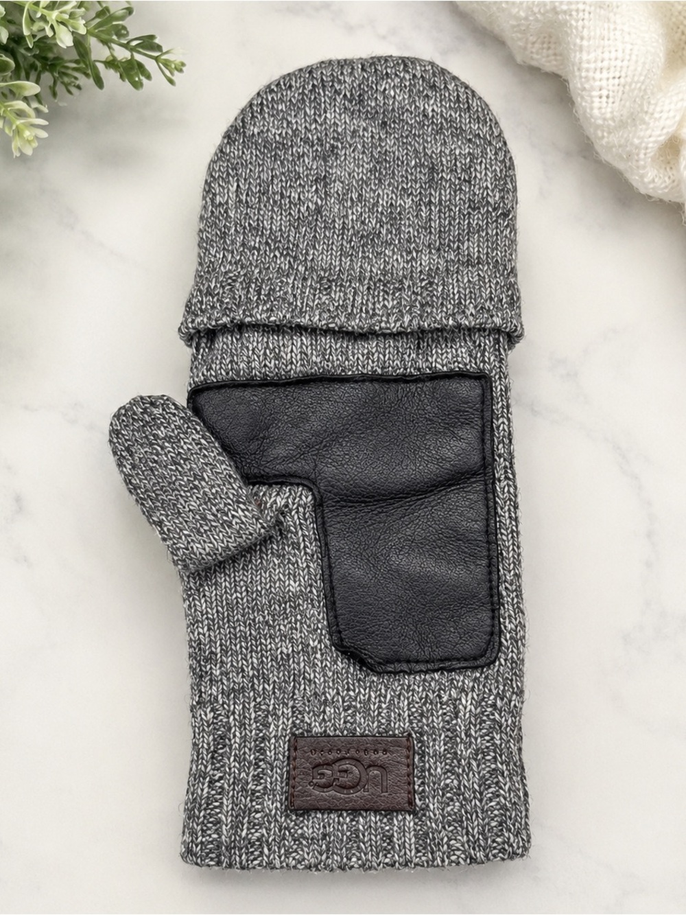 UGG Australia Flip Top Fingerless Mitten Magnetic Glove L/XL Replacement (one)